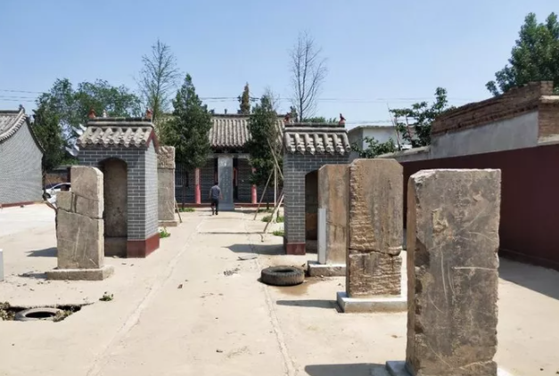 而且是聚族议事,交流互信的平台,更是留给布氏后人宝贵的家族财富和