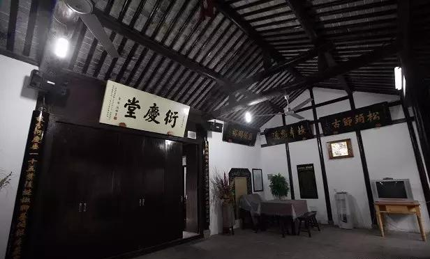 咸丰年间,祠堂被焚毁,化为焦土.同治起先后重建,逐步恢复原样.