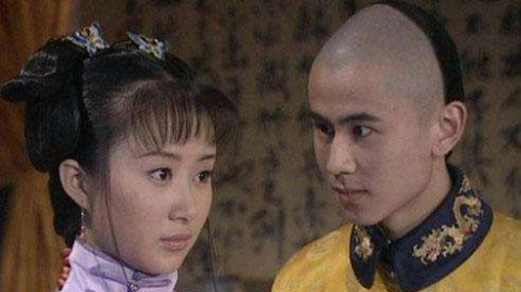 宫廷暗杀事件，在短短的几个月内宫里皇室、妃子相继死去