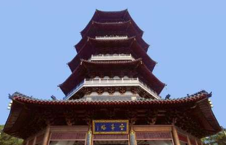 以前的雷峰塔跟现在的有什么区别，难道是照片搞得鬼