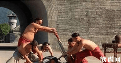 古代最残酷的刑法腰斩，受刑者痛苦打滚半小时才死