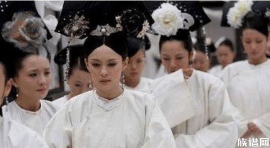 人死后要用白布盖脸，亲人要为死者守灵三天以上的依据在哪里？