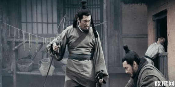 其实历史上的吕布并非反复无常的小人，被曹操杀竟然因为这个人