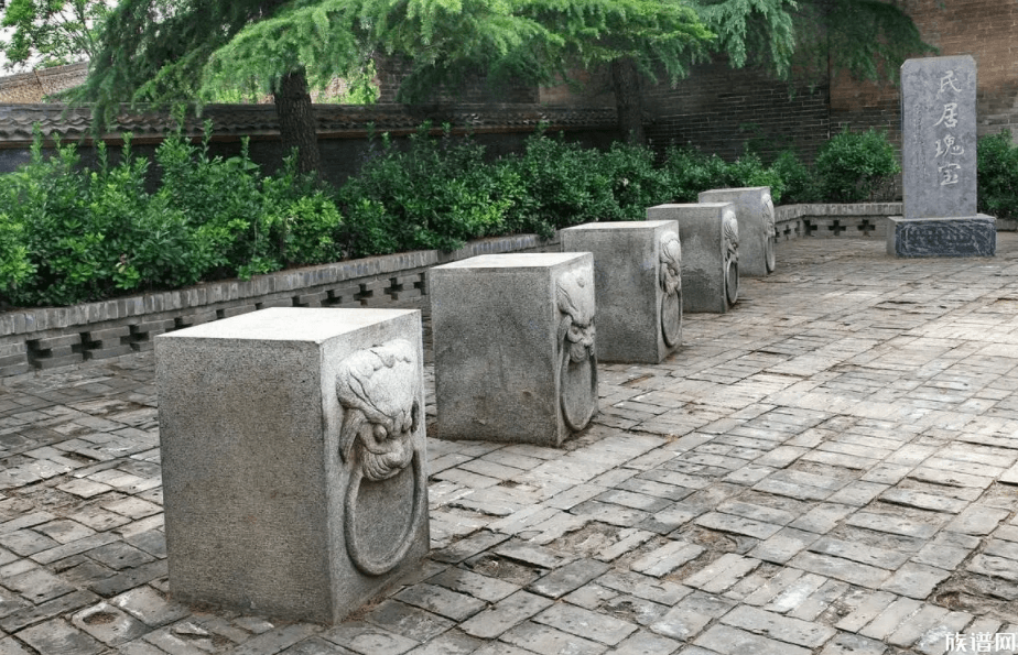 地下车库空无一车小区周围满街违停,古代有停车位吗?