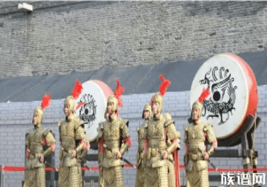 皇帝身边的大内高手和武林中的绝世高手谁的功夫更强？