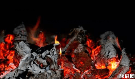 清朝皇帝是怎么过冬的，地暖，暖炉，火锅样样都有！