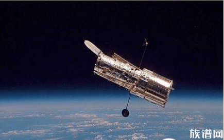 世界最大的太空望远镜重10.8吨，全长13.1米，反射镜为240厘米