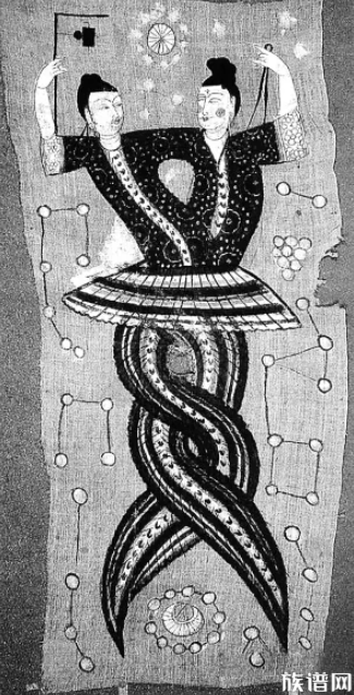 3米长眼镜蛇钻进车辆引擎盖被卡,古人对蛇的态度是怎么样的?