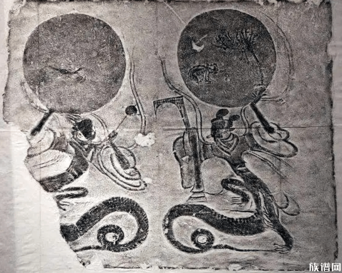 3米长眼镜蛇钻进车辆引擎盖被卡,古人对蛇的态度是怎么样的?