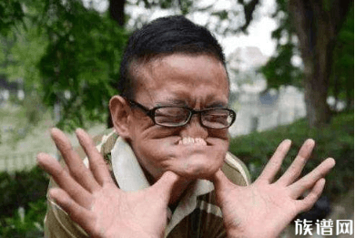 这张脸丑到恐怕只有他妈会爱他，但他就靠这张脸赢得吉尼斯氏世界纪录