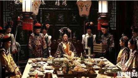 清朝皇帝是怎么吃饭的?与我们平常百姓有啥区别吗？