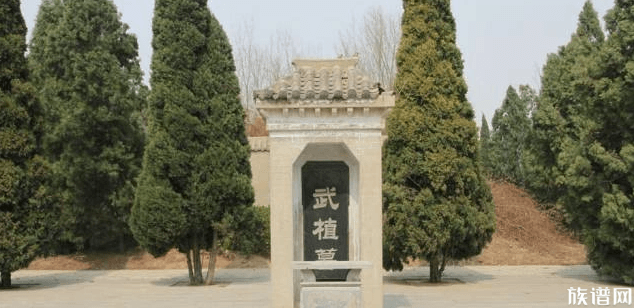 现存武丁主陵高约6米,长宽各百余米.