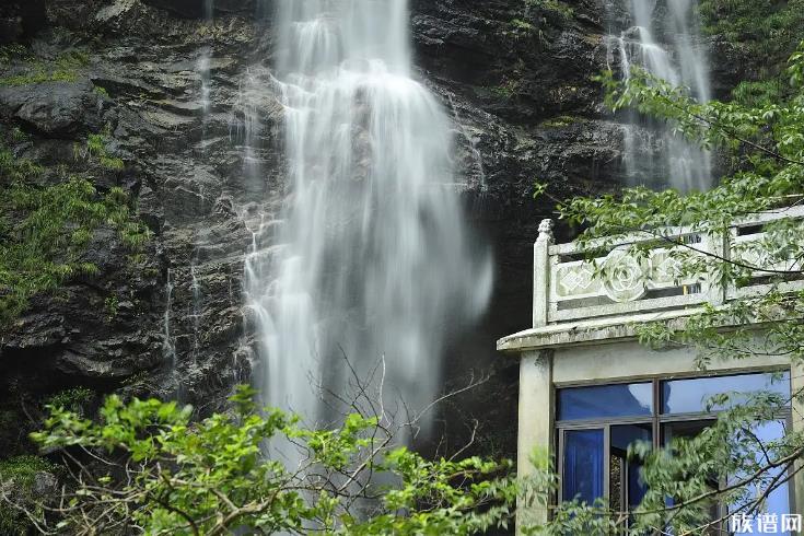 唐代诗人李白,他有写过哪些关于旅游的诗句?