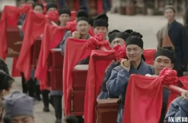 女子离婚主动退18.8万彩礼,古代的彩礼包含什么?