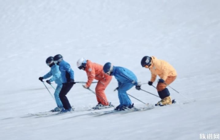 2万元请的滑雪教练不会穿雪鞋，古代滑雪有什么装备？