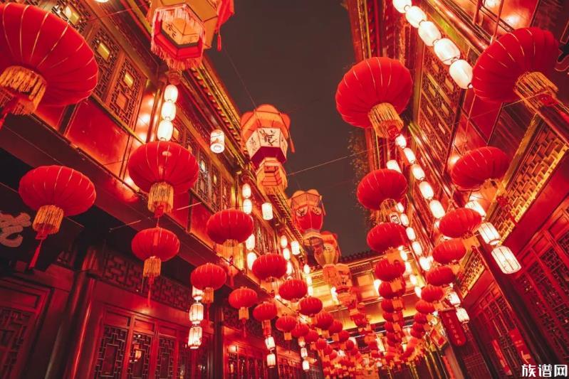 男子油锅炸元宵现场惨烈，古代元宵节是吃汤圆还是吃元宵？