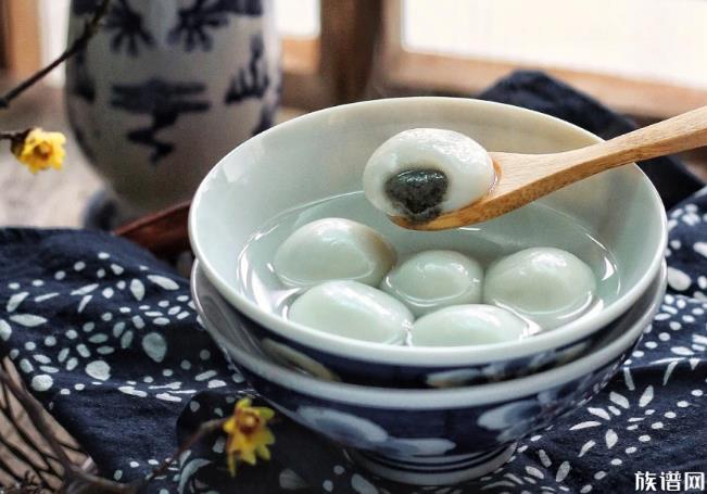 男子油锅炸元宵现场惨烈，古代元宵节是吃汤圆还是吃元宵？