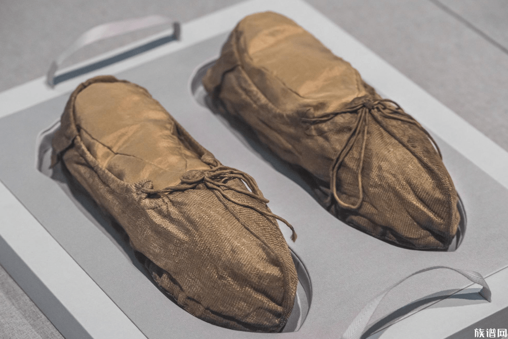 父母不给买鞋28岁女儿瞬间崩溃,古代鞋子经历了怎样的演变?
