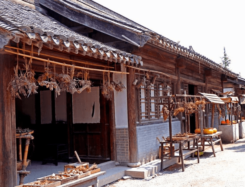 护士兼职摆摊两周赚1万5后全职开店,古代开店需要什么条件?