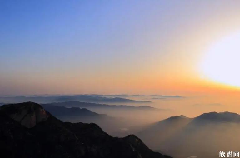 女孩从垃圾桶捡3根登山杖爬泰山，历史上有哪些诗人爬过泰山？