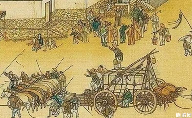 女子没戴头盔被数名交警拦停,古人需要遵守交通规则吗?