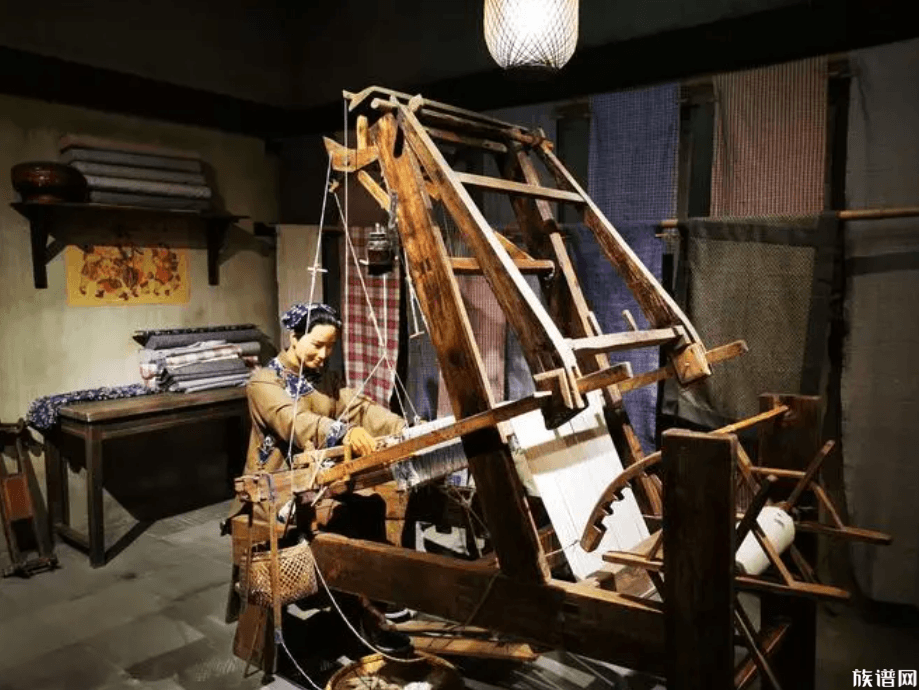 广西一高校被曝送学生进厂打螺丝,古代手工业有着怎样的发展历程?