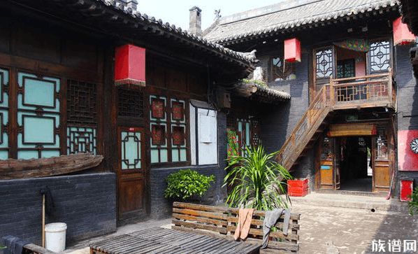 五一三亚10万一晚套房被订完,古代客栈住宿的费用大概是多少?