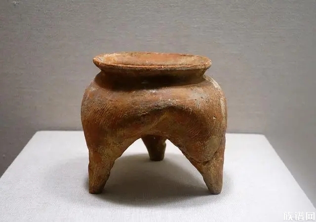 中国古代国家形成与陶礼器发展：祭祀与战争的重要性