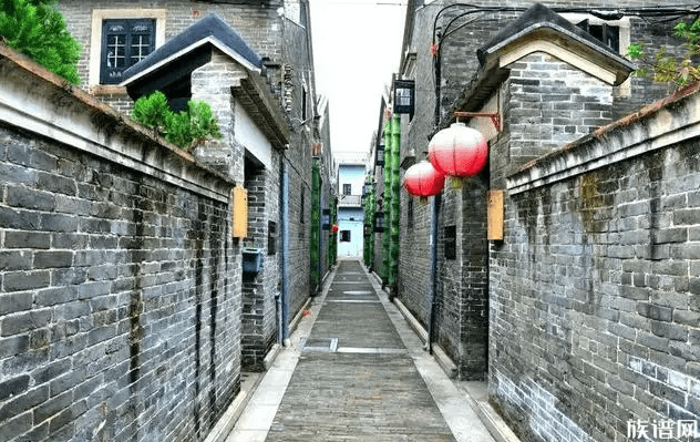 国庆古村游,九十九门祠堂的钟楼古村