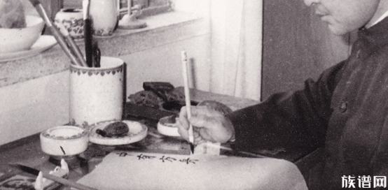 手写家谱堪比无价之宝:罗奇家族独特遗产-毛笔家谱