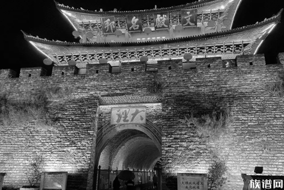 藏族、白族与游猎民族的建筑智慧:传统民居的文化内涵与历史价值