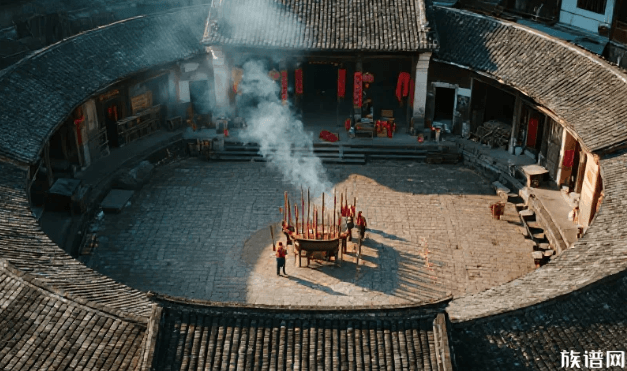 围龙屋与族谱：客家人传承-屋以载道，谱以传心