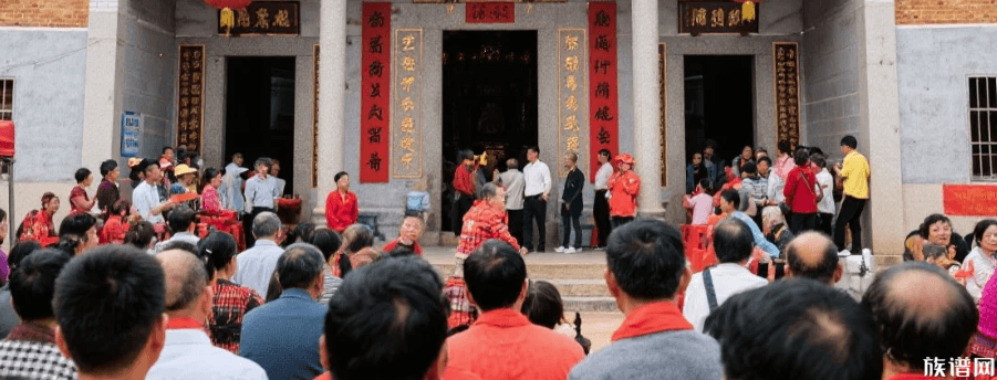 修谱四大岗位“分工密码”：外联、采访、资料整理、财务