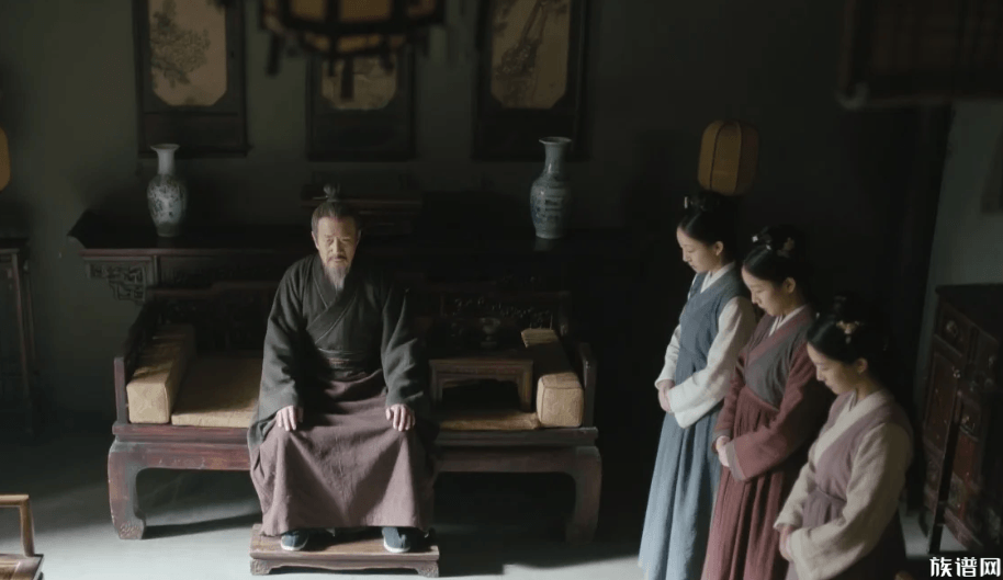 族谱里的“隐藏彩蛋”：除了世系表，还藏着哪些家族秘密？