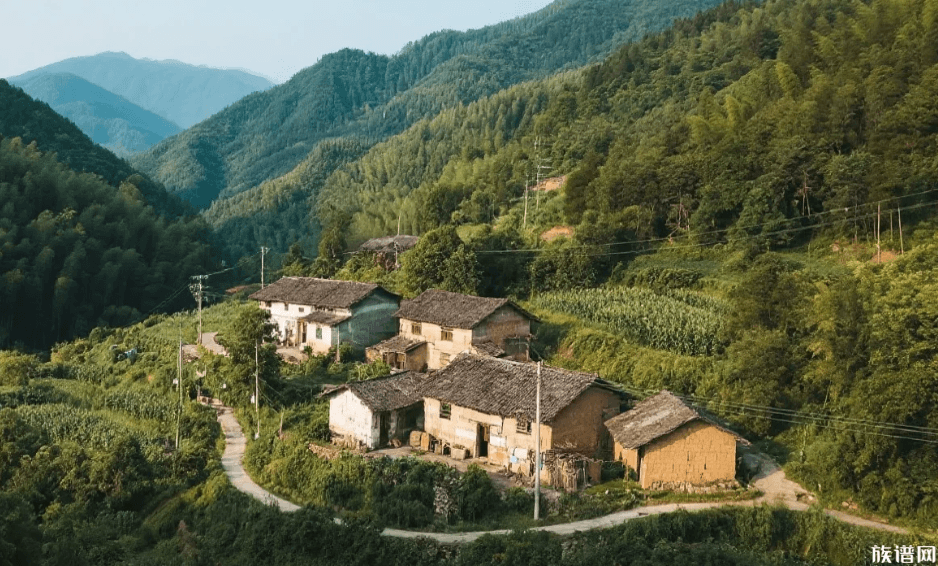 彝族“撮泰吉”与“向天坟”:贵州傩戏、凉山怪坟,彝族的生死信仰