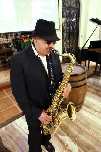 正在深圳进行招商考察,对接活动的房氏故里河南遂平县县委书记付自成