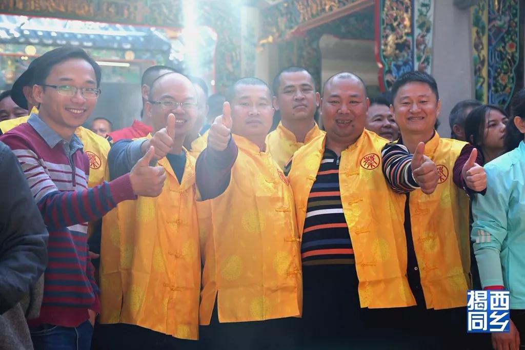 非常壮观揭西河婆蔡氏宗祠牵龙现场