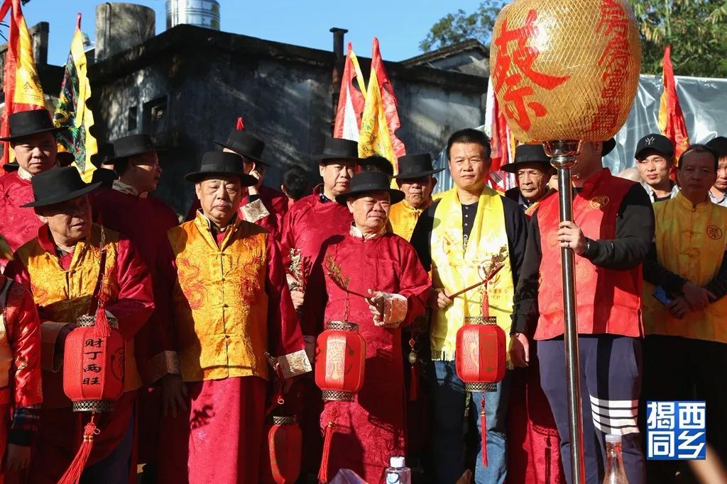 非常壮观揭西河婆蔡氏宗祠牵龙现场
