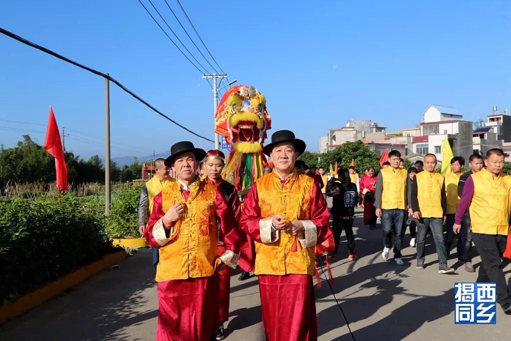 非常壮观,揭西河婆蔡氏宗祠牵龙现场!