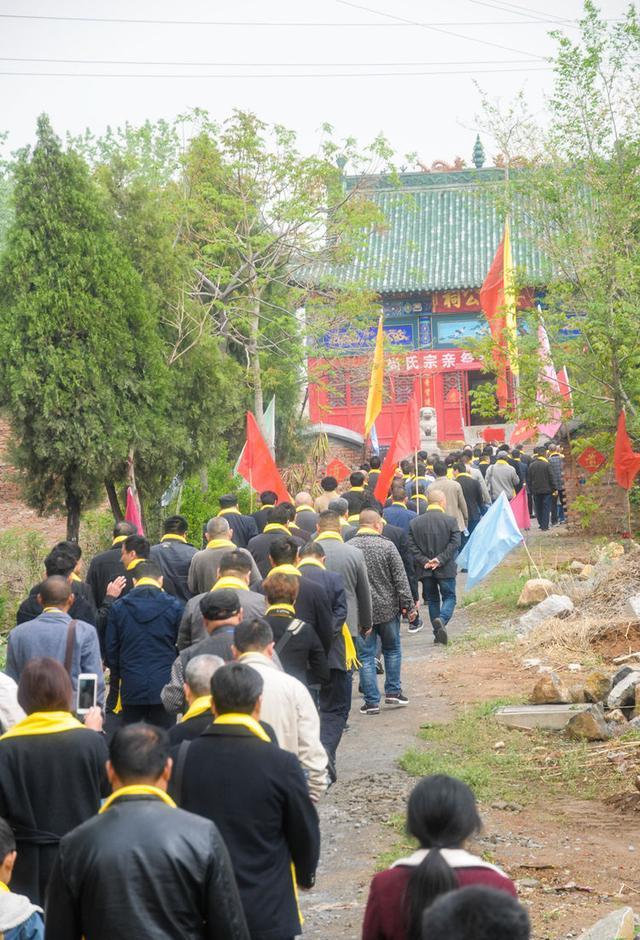 上午10時,尚氏尋根 祭拜姜太公的宗親整齊隊伍來到位