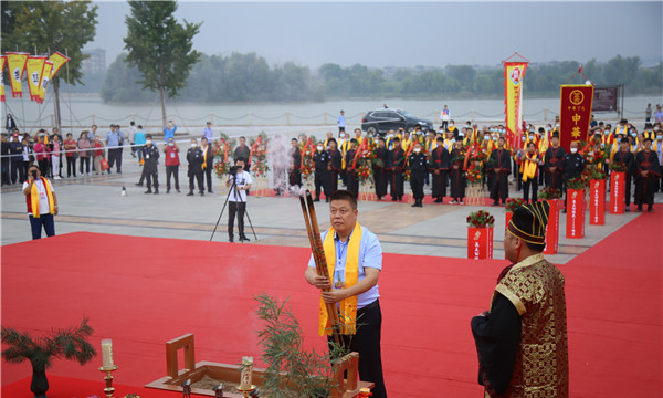 姜太公誕辰3159周年，280余名后裔宗親赴齊國故都尋根問祖