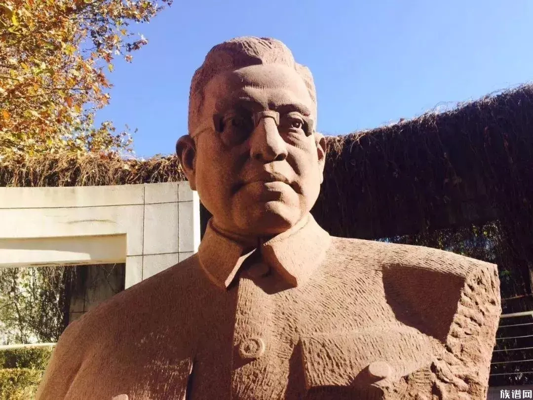 《鹿鼎记》中的一桩大案揭秘金庸姓氏的由来和姓氏故事，你知道金庸姓什么吗？