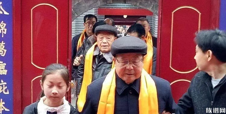 贺氏祠堂落成庆典暨贺氏祭祖大典在河南巩义东村举办