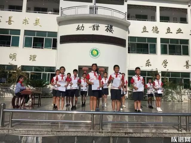 诵国学经典美文，扬中华民族美德 ——秋口小学六年级开展国学经典诵读活动