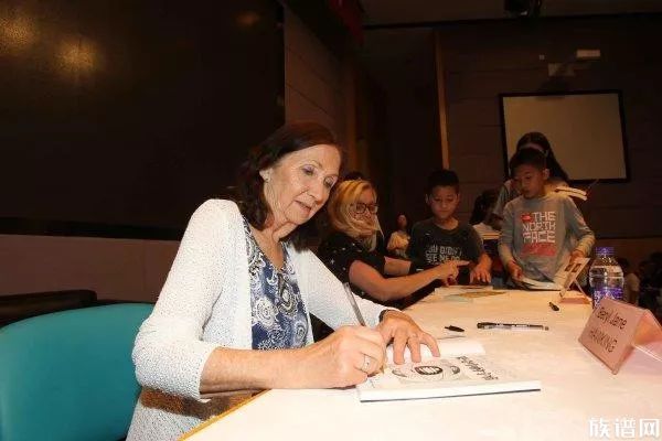 霍金妻子女儿竟有中国血统 她们真的来宁波寻根了