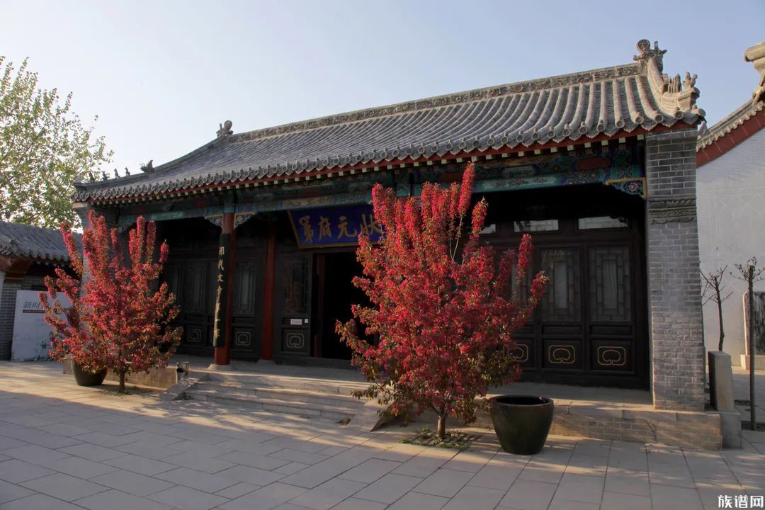 傅氏祠堂始建于清代,原是傅氏同族人纪念祖先的地方,传为供奉清代开国