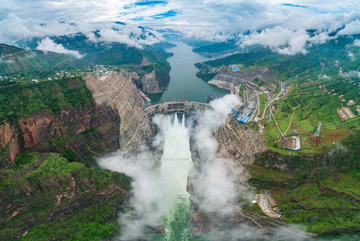 白鹤滩水电站和三峡水电站哪个大