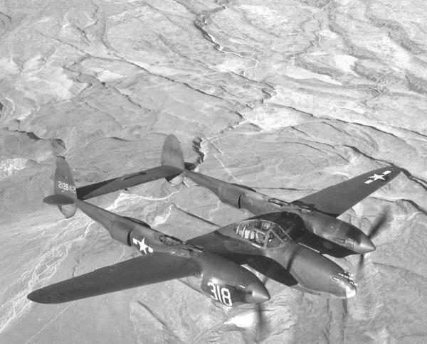 P-38闪电式战斗机