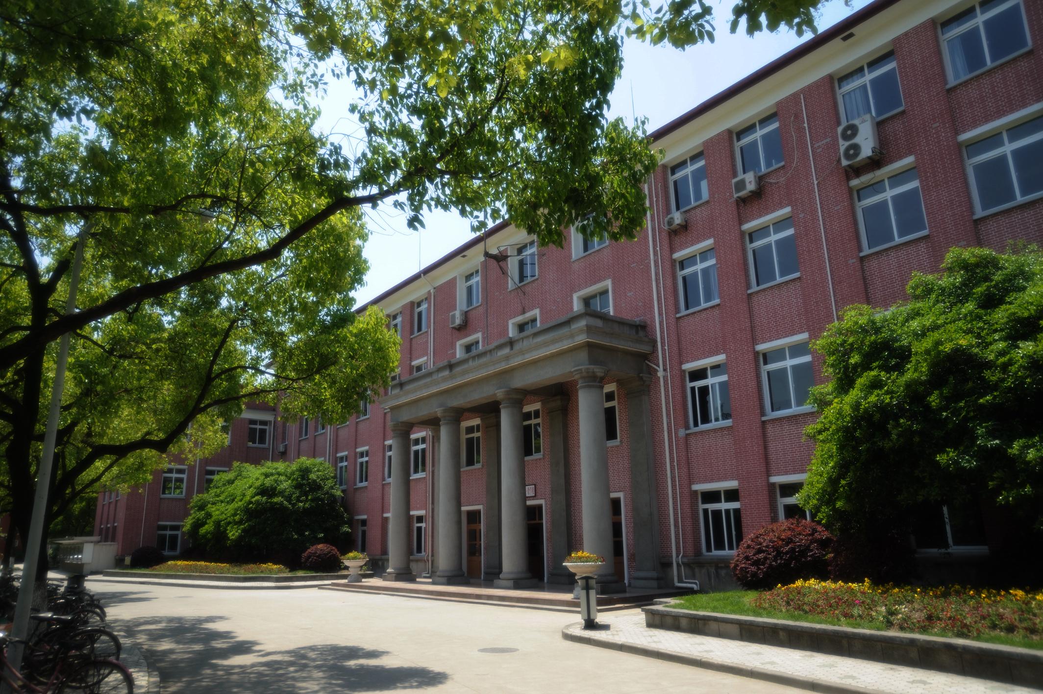 上海大学