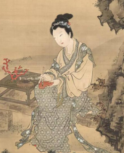 班婕妤出身于一个著名的功勋家族,是楚国令尹子文的后代,她的父亲班况